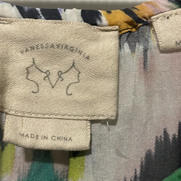 Anthropologie Vanessa Virginia 100 % silk blouse . Size M . Excellent used cond. - Picture 2 of 6